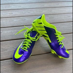 I’m selling these awesome boots. They don’t fit me unfortunately. Worn twice